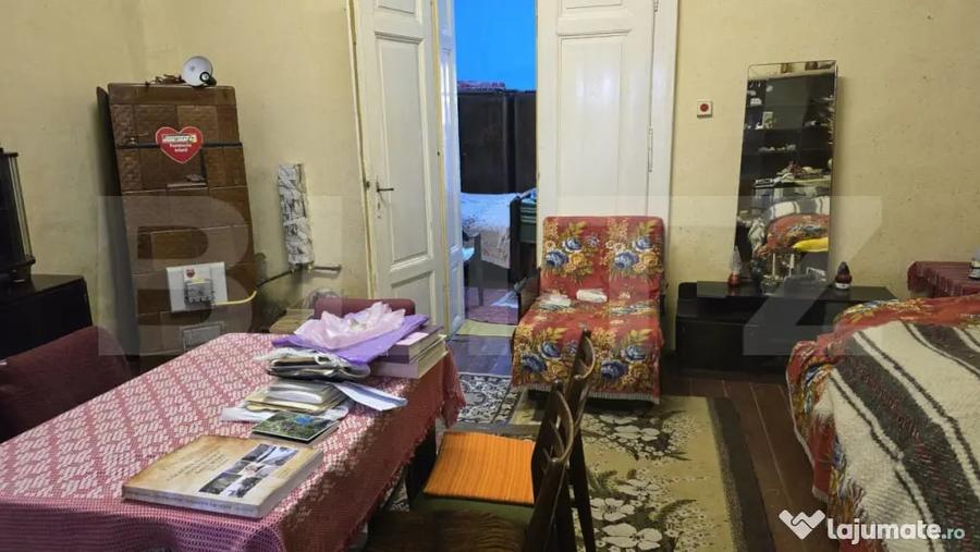 Casă cu 2 camere cu Teren 579 Mp în Semicentral