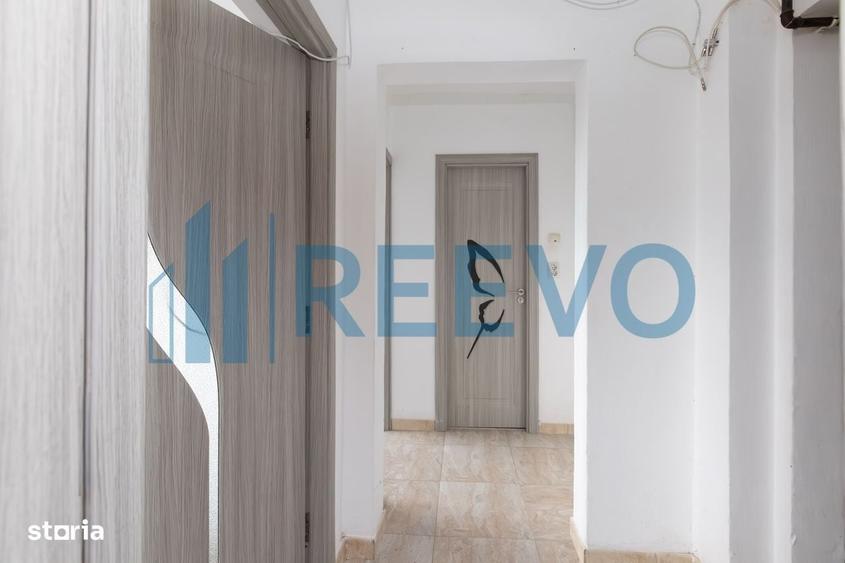Apartament cu 3 camere decomandat în Narcisa