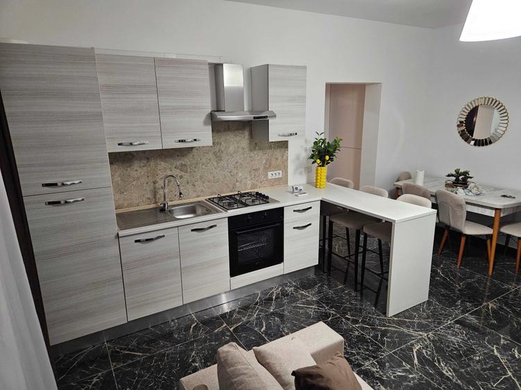 Apartament cu 3 camere decomandat în UTA