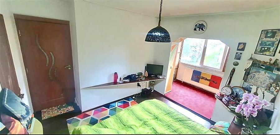 Apartament cu 4 camere decomandat, mobilat în Tractorul