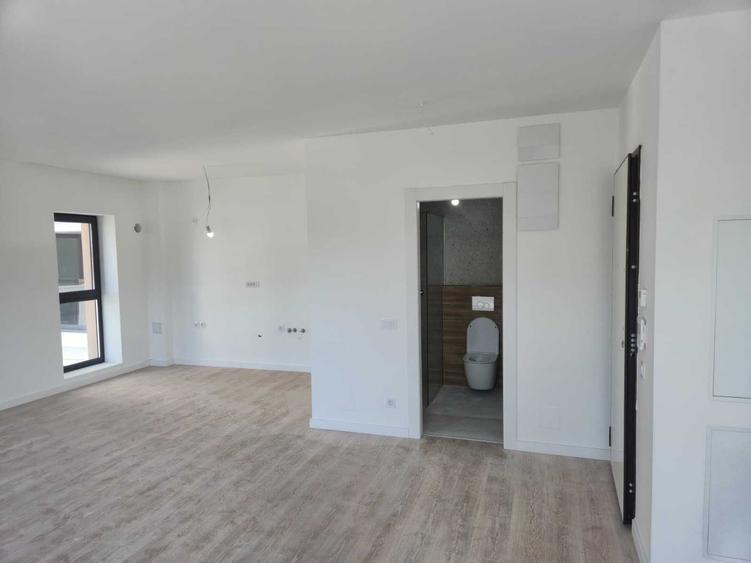 Apartament cu 2 camere semidecomandat în Fundeni