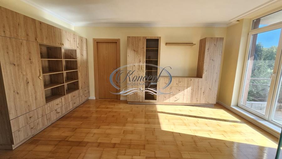 Apartament cu 2 camere semidecomandat, mobilat în Borhanci