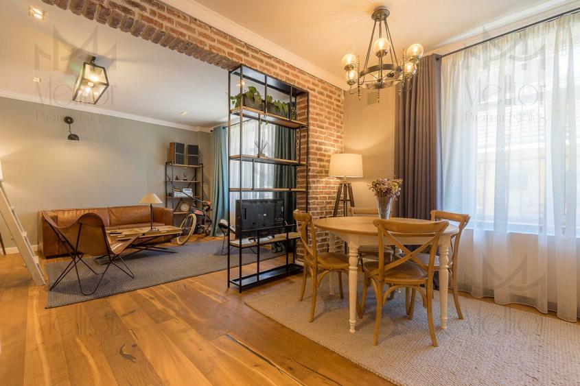 Apartament cu 3 camere decomandat în Central