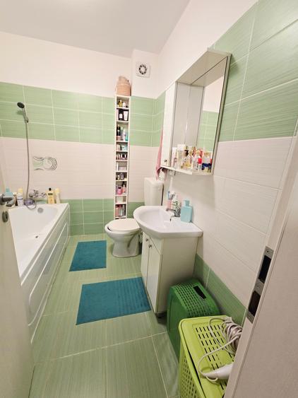 Apartament cu 2 camere semidecomandat în Berceni