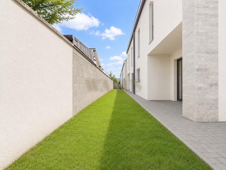 Duplex cu 5 camere cu Canalizare în Florești