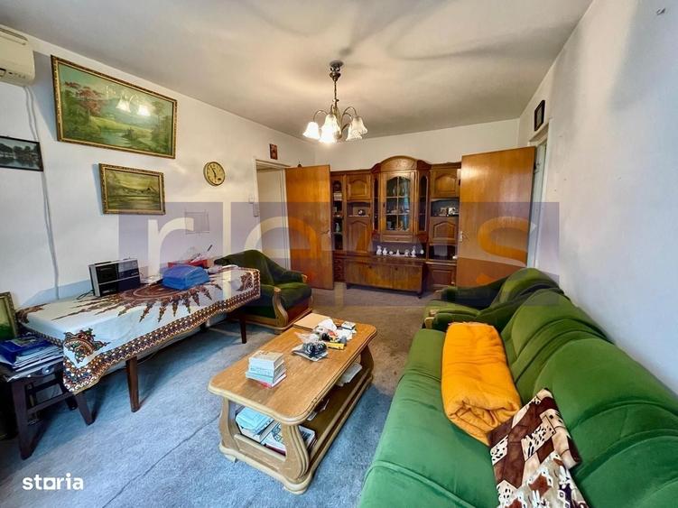 Apartament cu 3 camere semidecomandat în Câmpia Libertății