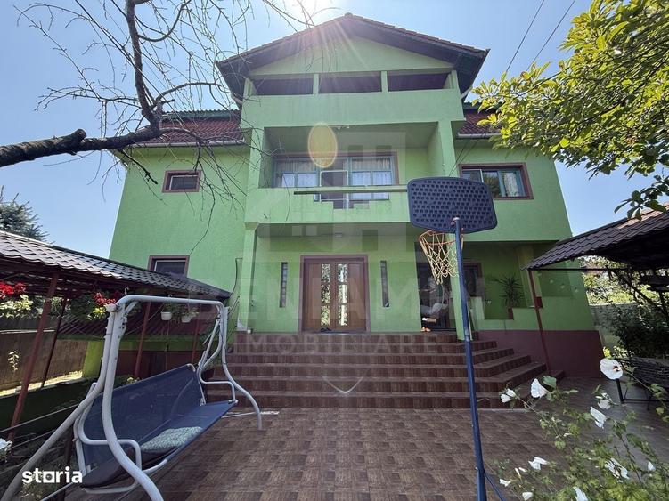 Casă cu 4 camere în Rovine