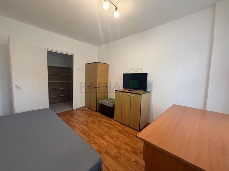 Apartament 3 Camere Decomandat, Etaj 1, Tractorul - 5