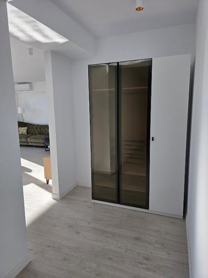 Apartament cu 2 camere semidecomandat, mobilat în Pipera