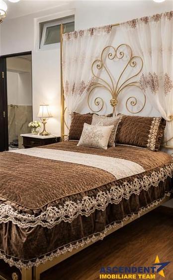 Apartament cu 3 camere decomandat, mobilat în Centrul Istoric