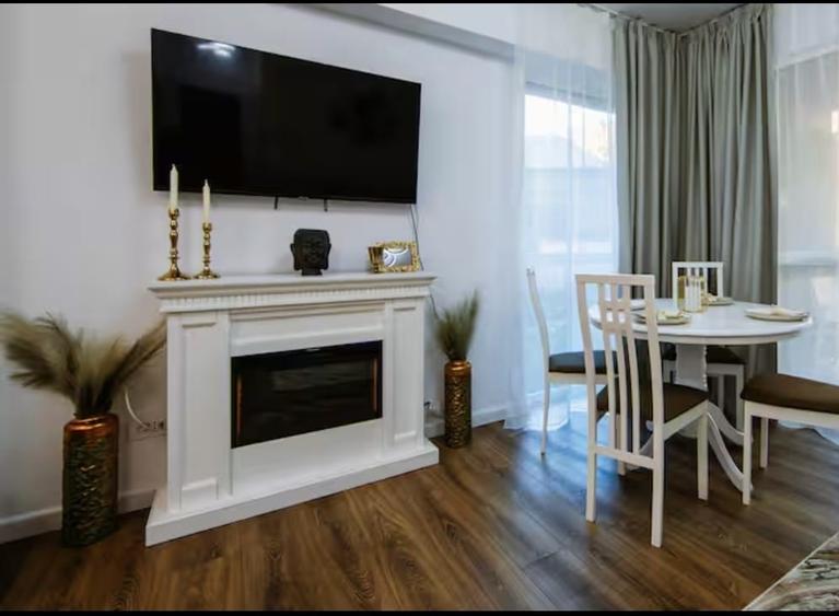 Apartament cu 2 camere semidecomandat, mobilat în Calea Moroieni