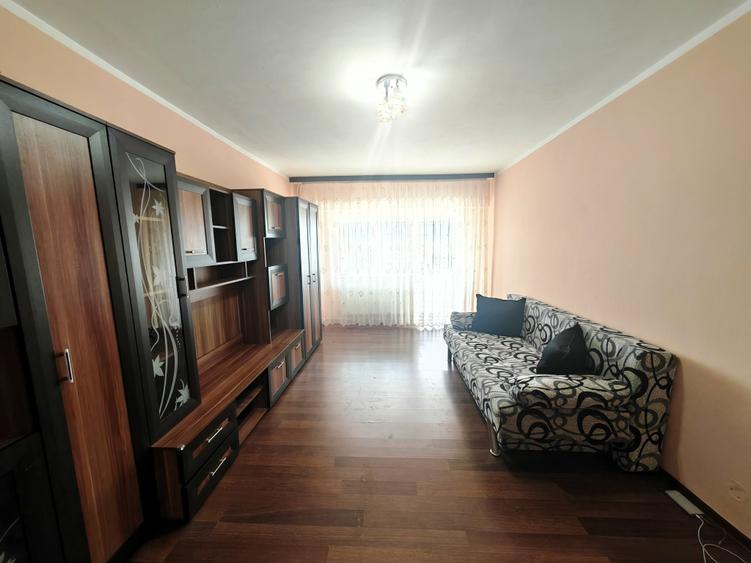 Apartament cu 2 camere decomandat în Banca Națională