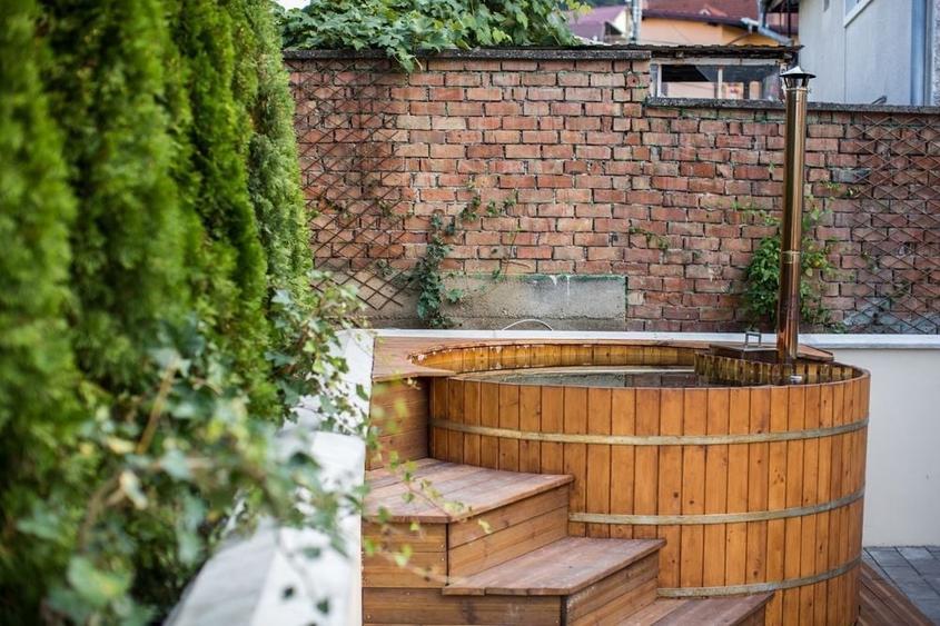 Casă individuală cu 6 camere cu Canalizare în Baciu