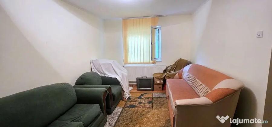 Casă cu 3 camere cu Canalizare în Vânători
