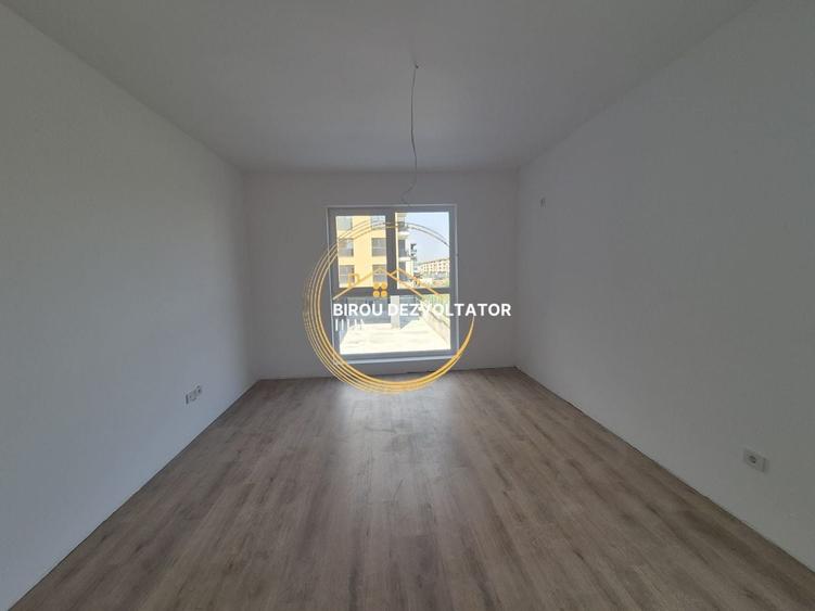 Apartament cu 3 camere decomandat în P-ța Rosetti