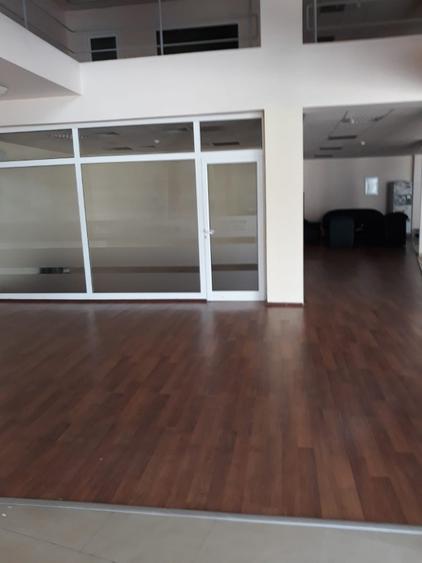 Pacurari, Showroom 200 mp - 1