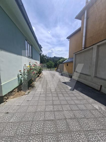Casă individuală cu 3 camere cu Canalizare în Valea Aurie