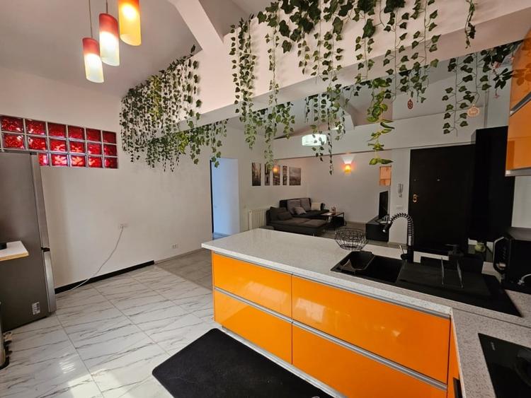 Apartament cu 2 camere semidecomandat, mobilat în Dămăroaia