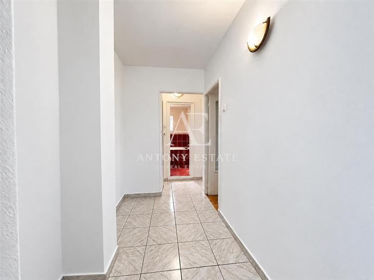 Apartament cu 3 camere decomandat, mobilat în Salca