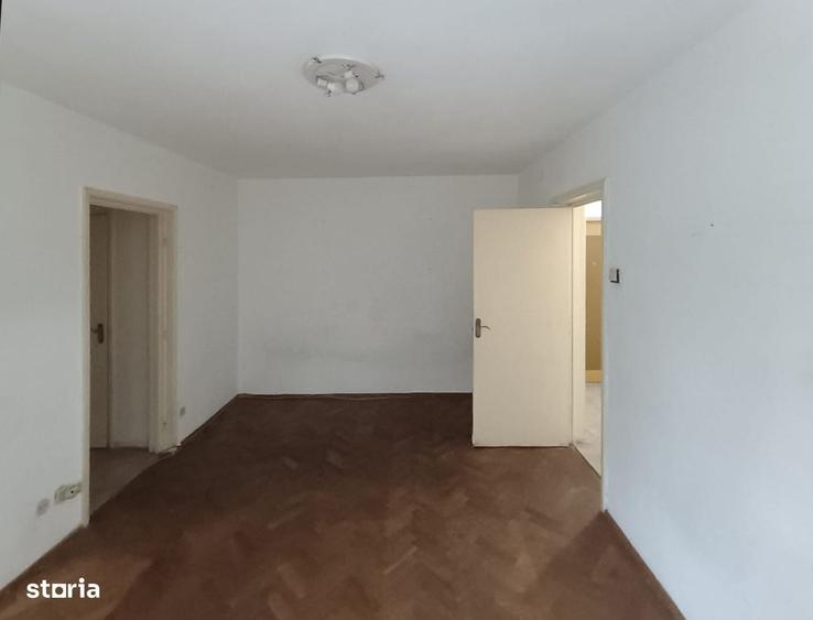 Apartament cu 2 camere semidecomandat în Pajura