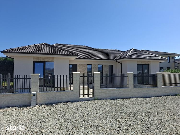 Casă cu 3 camere cu Teren 300 Mp în Cetate