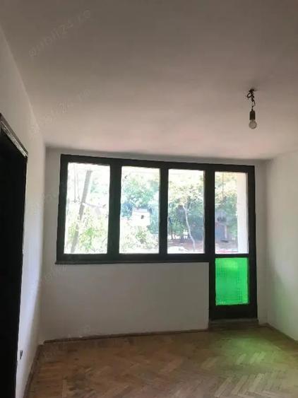 Apartament cu 3 camere semidecomandat în Țiglina 1