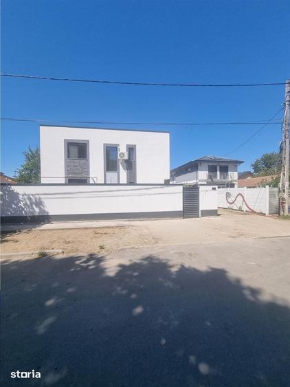 Casă cu 5 camere decomandat cu Teren 1562 Mp în Central