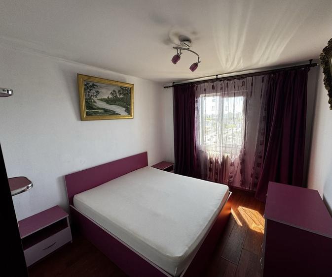 Apartament cu 3 camere decomandat în Craiovița Nouă