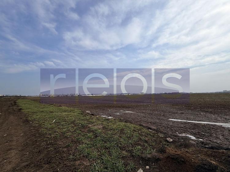Teren Construcții intravilan de 13300 mp, în Tunari