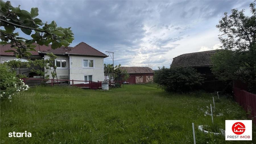Casă cu 4 camere decomandat în Tirimia