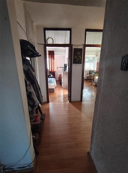 Apartament cu 4 camere decomandat în Nicolina