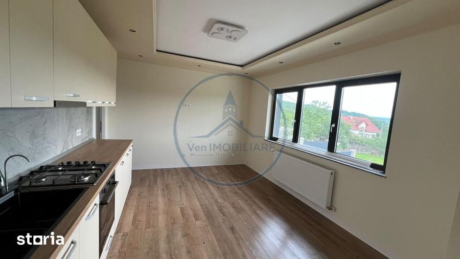 Casă cu 5 camere cu Teren 1000 Mp în Central