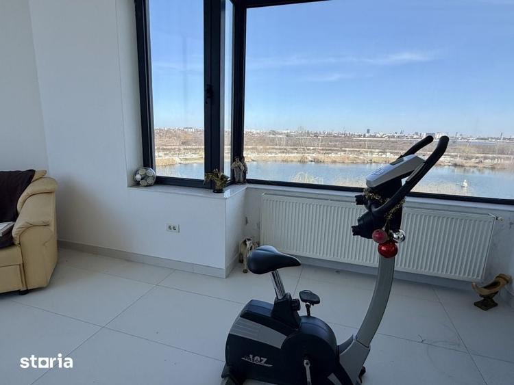Casă cu 8 camere cu Teren 550 Mp în Chiajna