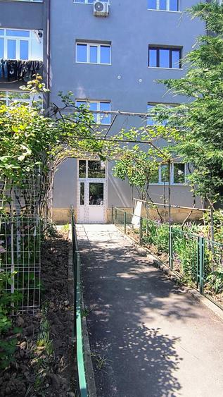 Apartament cu 2 camere decomandat în Rovinari