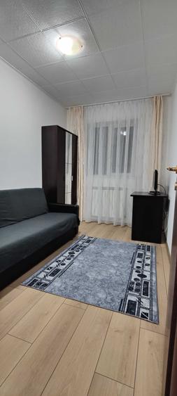 Apartament cu 3 camere semidecomandat în Steaua