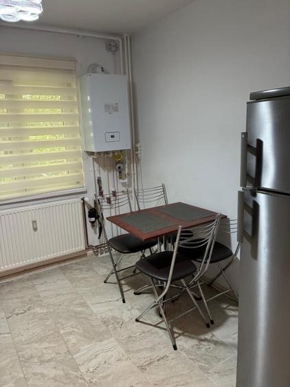 Apartament cu 2 camere semidecomandat, mobilat în Aviației