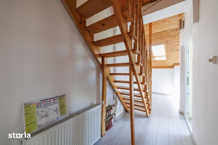 Casă cu 9 camere cu Teren 719 Mp în Negru Vodă
