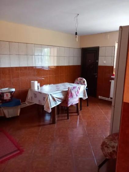 Casă cu 5 camere în Mărunțișu