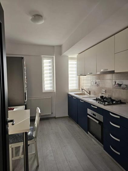 Apartament cu 3 camere decomandat, mobilat în Bucium