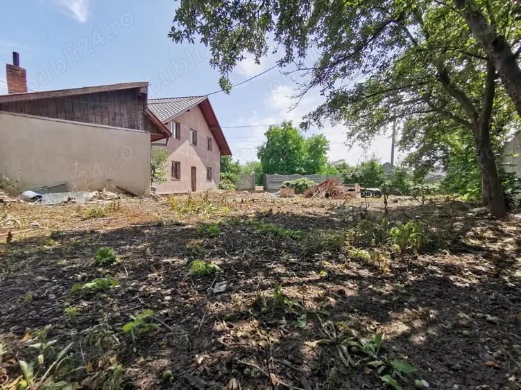 Casă cu 4 camere cu Teren 1300 Mp în Târgu Trotuș