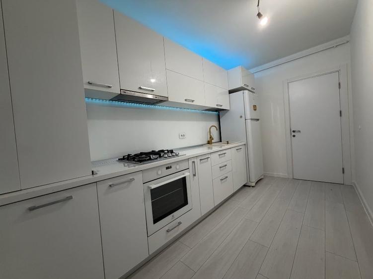 Apartament cu 2 camere decomandat, mobilat în Titan