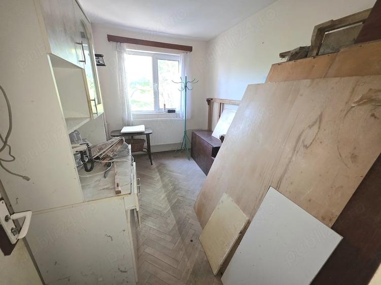 Apartament cu 3 camere semidecomandat în Viziru 1