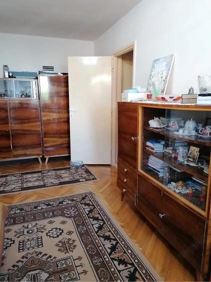 Apartament cu 2 camere semidecomandat în Dâmbovița