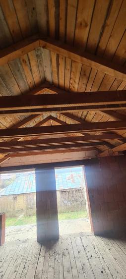 Casă cu 2 camere cu Teren 250 Mp în Central