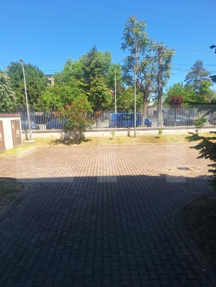 Birou, de 2,165 mp, în Lugoj