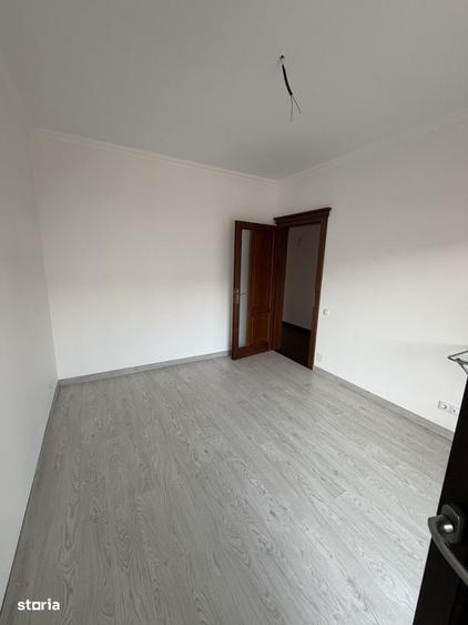 Casă cu 4 camere în Florești