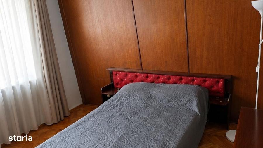 Apartament cu 4 camere decomandat în Central