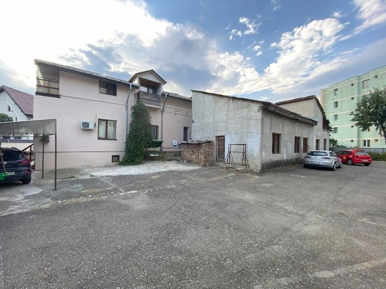 Casă individuală cu 5 camere cu Canalizare în Mărăței