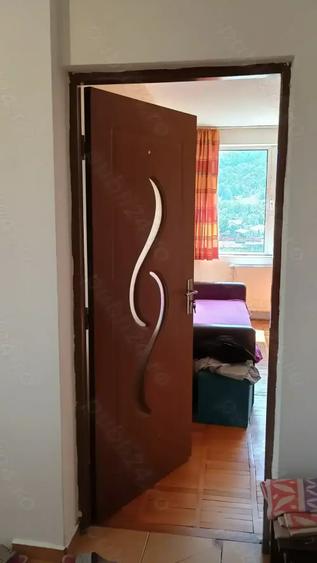Apartament cu 3 camere decomandat în Micro II