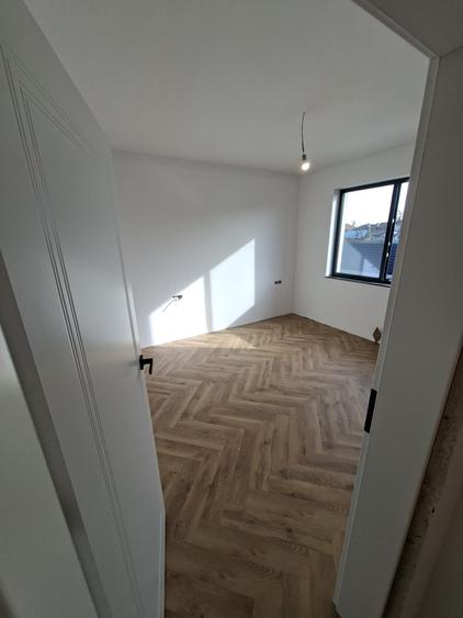 Casă individuală cu 4 camere cu Canalizare în Trivale